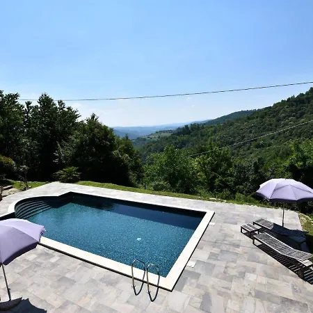 Picturesque Mansion Near Mombarcaro With Pool 度假居