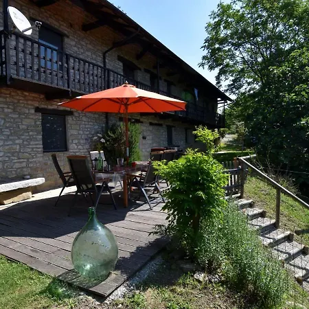 Picturesque Mansion Near Mombarcaro With Pool بيت للعطل